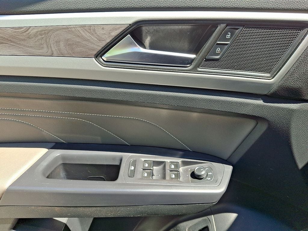 2021 Volkswagen Atlas Cross Sport 2.0T SE w/Technology