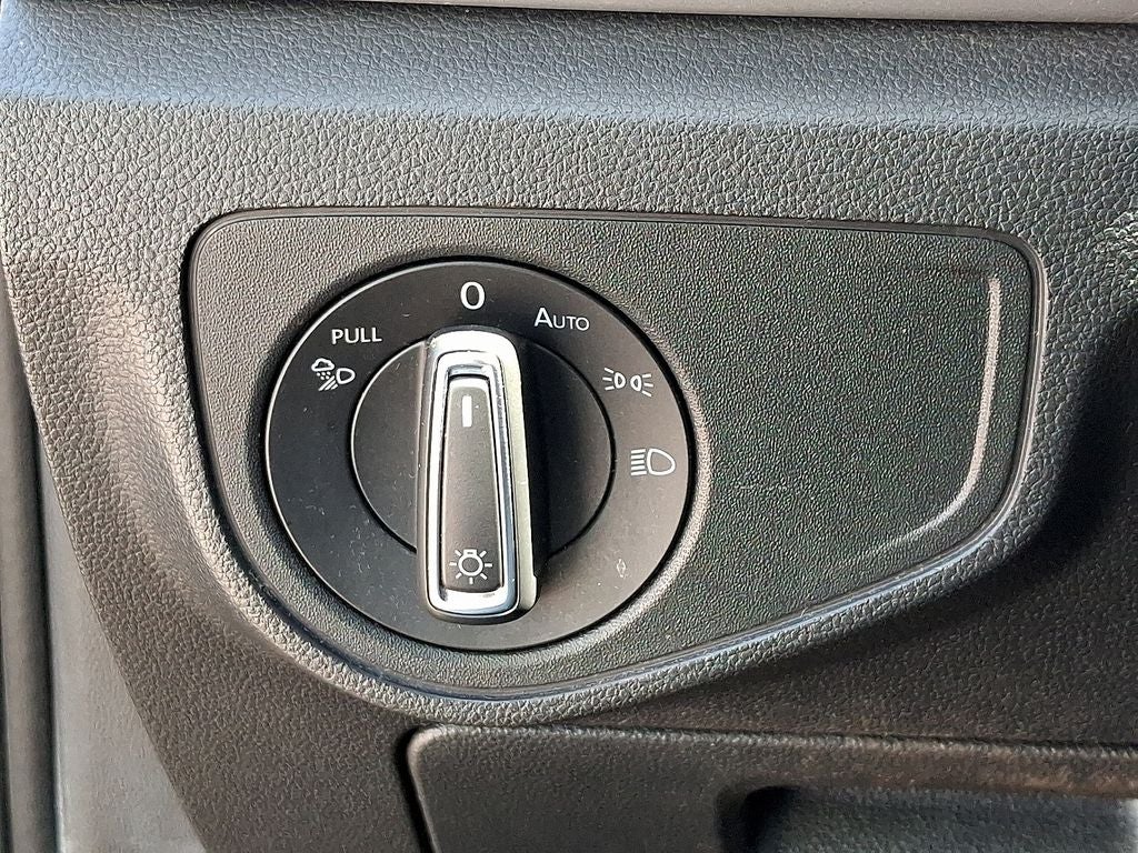 2021 Volkswagen Atlas Cross Sport 2.0T SE w/Technology