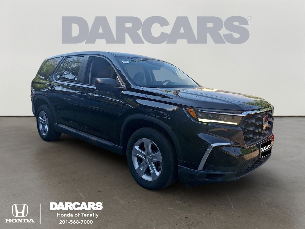 2023 Honda Pilot LX AWD's photo